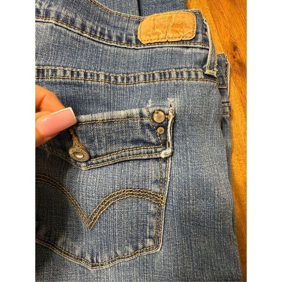 Levi's Women's Vintage Capri Mid Rise Stretch Red Tab 5 Pocket Blue Jeans Sz 12 - Picture 9 of 9